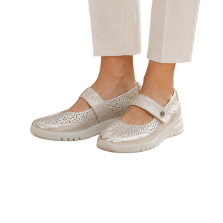 MUJER MOCASIN MERCEDES CON PICADOS