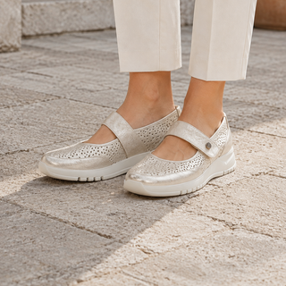 MUJER MOCASIN MERCEDES CON PICADOS