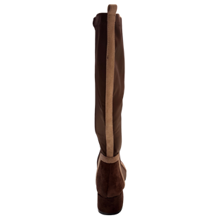 MUJER BOTA MIRA COFFEE