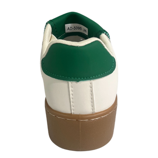 MUJER DEPORTIVA PLUMA VERDE