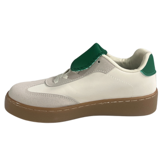 MUJER DEPORTIVA PLUMA VERDE
