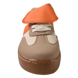 MUJER DEPORTIVA PLUMA NARANJA