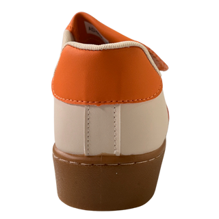 MUJER DEPORTIVA PLUMA NARANJA