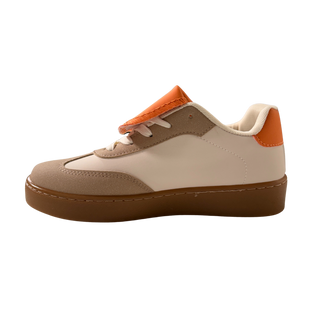 MUJER DEPORTIVA PLUMA NARANJA