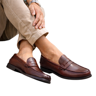 ZAPATO MOCASÍN MARCA BENAVENTE PIEL ANTIFAZ PISO GOMA CASTAÑA