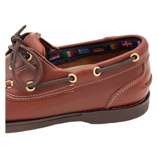 NAUTICOS DE PIEL CON CORDONES MARRÓN - BENAVENTE