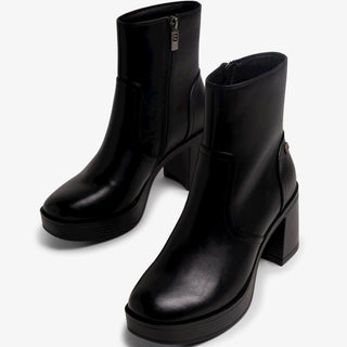 MUJER BOTIN TANY NEGRO