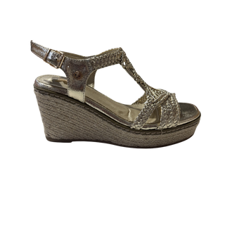 MUJER SANDALIA CUÑA TEX. ORO