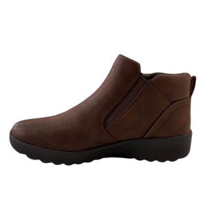 MUJER BOTIN CUÑA NUBE